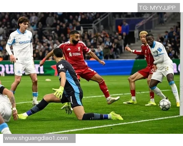 足总杯精彩对决多特蒙德与利物浦战成平局乌龙球成比赛转折点