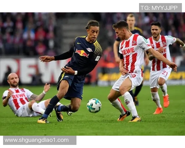 欧冠激战：里昂与波尔图2比2平点球大战决胜引发全场狂欢