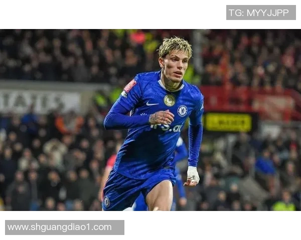 英超激战切尔西逆转拜仁乌龙球引发争议判罚全场沸腾